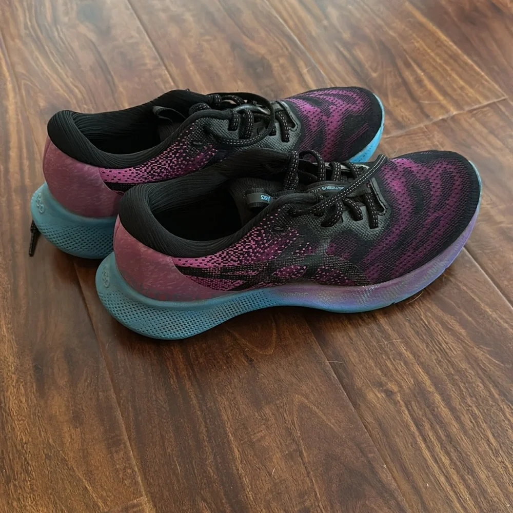 ASICS - Picture 3 of 4